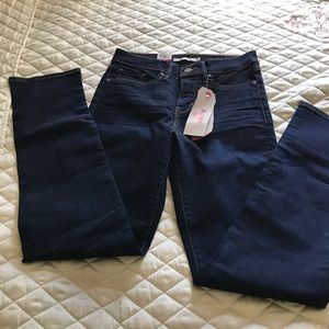 Levis Dark Blue Jeans